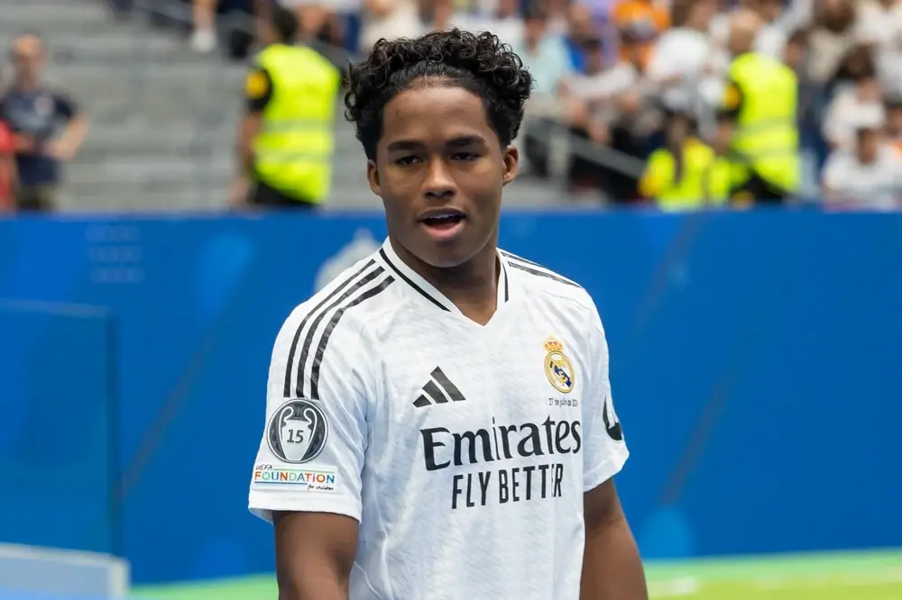 endrick-sonha-com-vaga-na-copa-do-mundo-apos-bom-inicio-no-lyon-se-deus-quiser-irei-em-junho