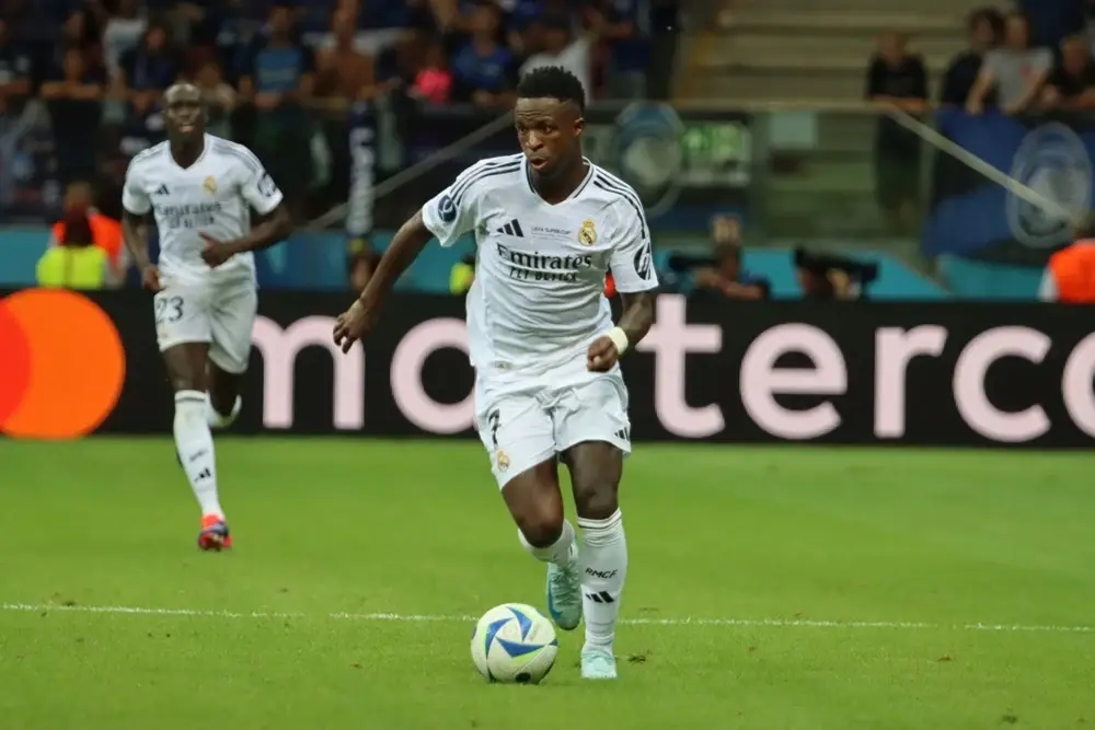 torcedor-do-albacete-e-multado-apos-atirar-banana-perto-de-vinicius-junior-na-copa-do-rei