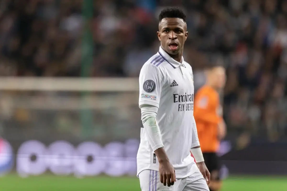 vinicius-junior-e-simeone-trocam-farpas-na-semifinal-da-supercopa-video-mostra-referncia-a-florentino-perez